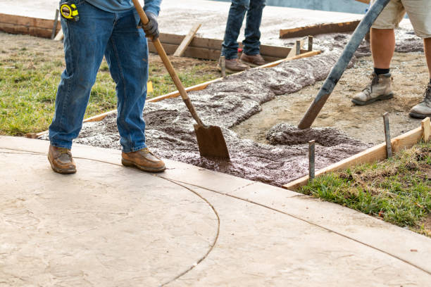 Best Concrete Pool Decks in San Saba, TX